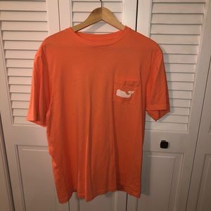 Men’s medium vineyard vines tee